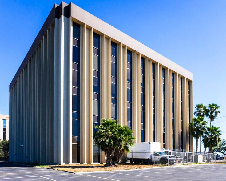 More Photos Of 5155 Flynn Pky, Corpus Christi Office For Lease