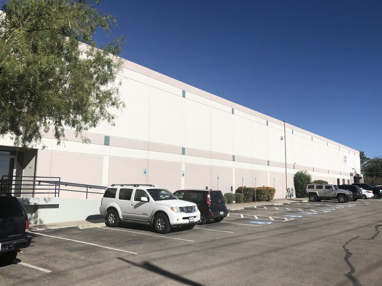 More Photos Of 10365 Railroad Dr, El Paso Warehouse For Lease