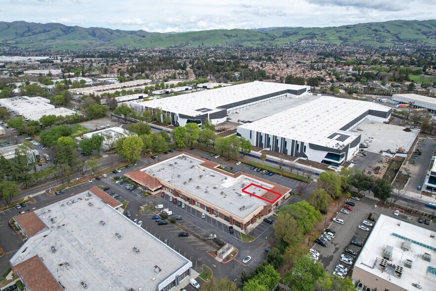 More Photos Of 2092 Concourse Dr, San Jose General Retail For Lease