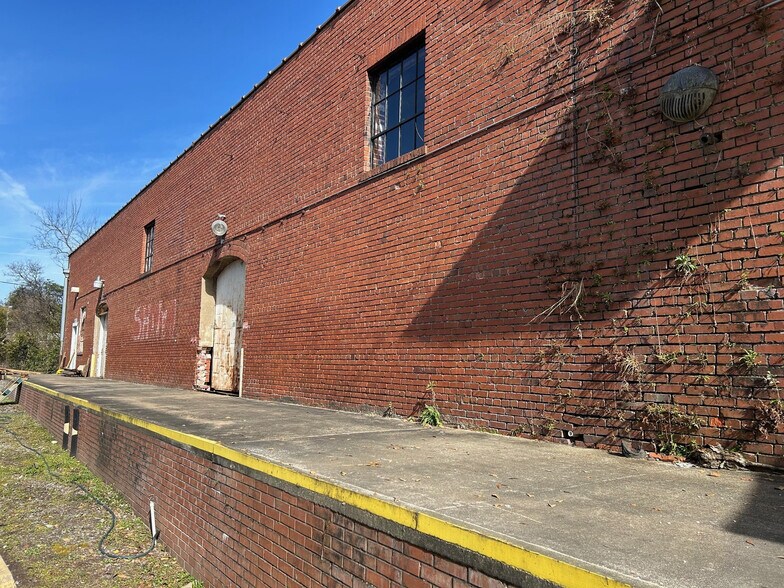 More Photos Of 1525 Cusseta Rd, Columbus Warehouse For Lease