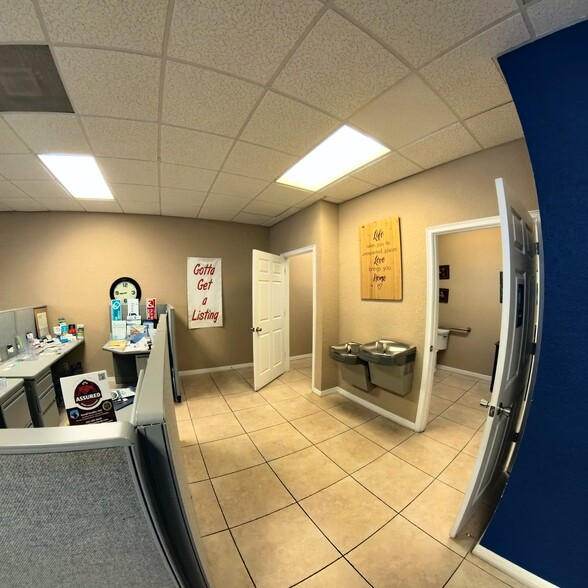 More Photos Of 126 N Us-27/441, Lady Lake Office For Lease