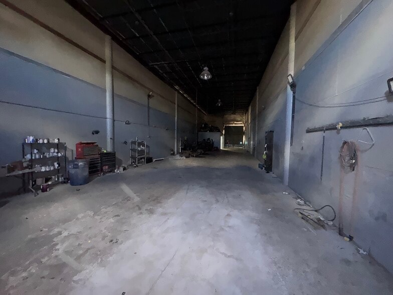 More Photos Of 3580 NW 49th St, Miami Warehouse For Lease