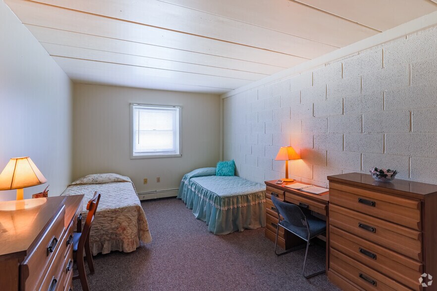 More Photos Of 2708 Wehnwood Rd, Altoona Apartments For Sale