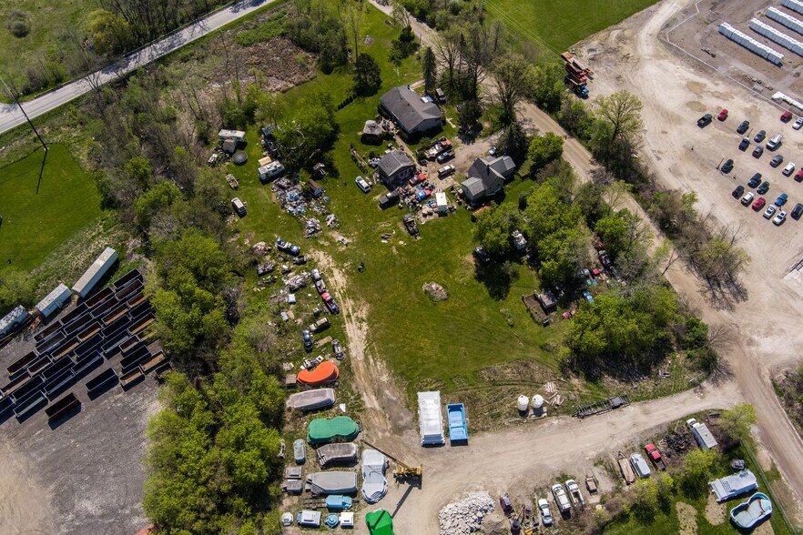 More Photos Of 3090 W Cook Rd, Grand Blanc Showroom For Sale