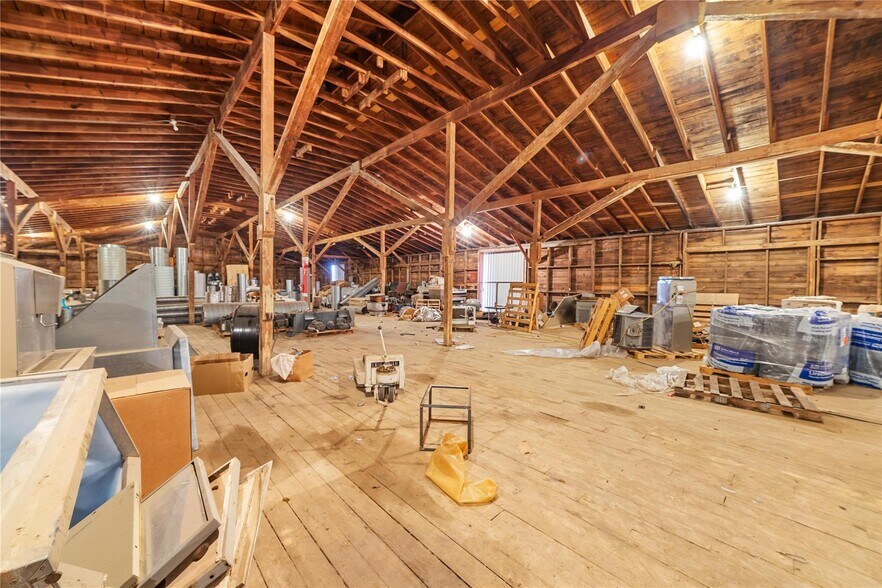 More Photos Of 1403 Blake Dr, Brownwood Warehouse For Sale