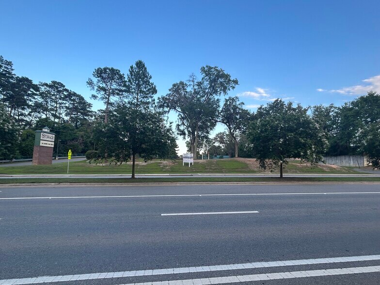 Primary Photo Of 6875 Thomasville Rd, Tallahassee Land For Lease