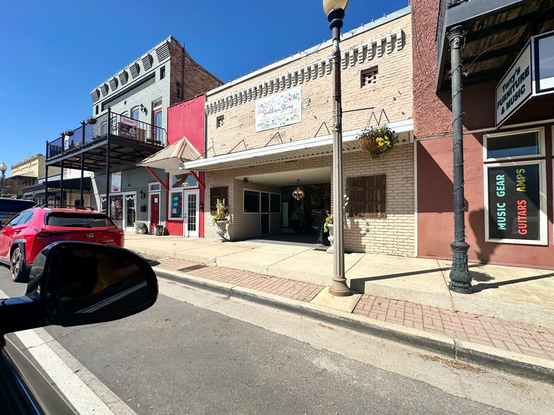 More Photos Of 105 N Main St, Atmore Office For Sale