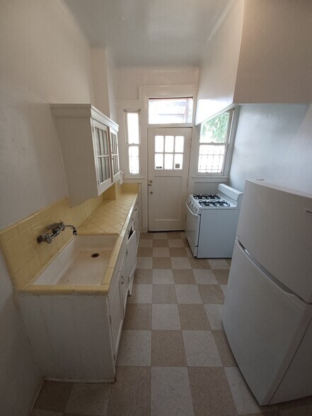 More Photos Of 219 W Magnolia Ave, San Antonio Apartments For Sale