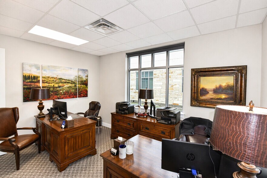 More Photos Of 3900 S Stonebridge Dr, McKinney Medical For Lease