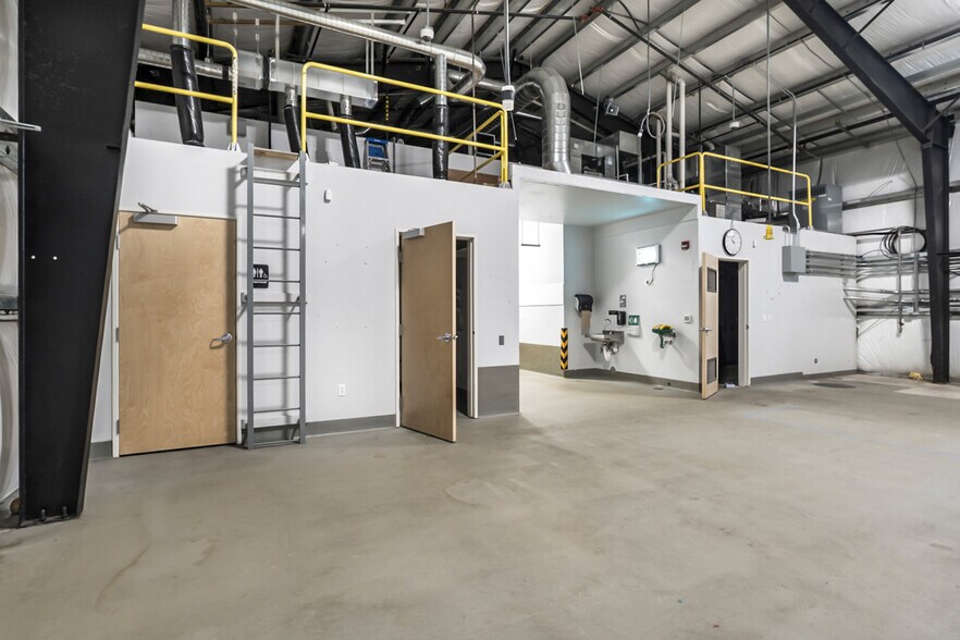 More Photos Of 295 W Lundgren Mill Dr, Sisters Food Processing For Lease