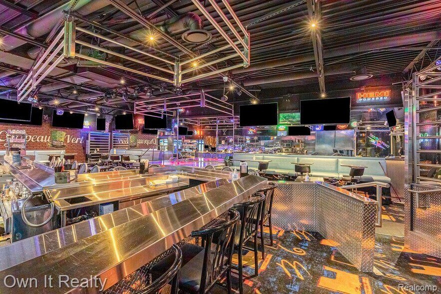 More Photos Of 16550-16512 Telegraph Rd, Detroit General Retail For Sale