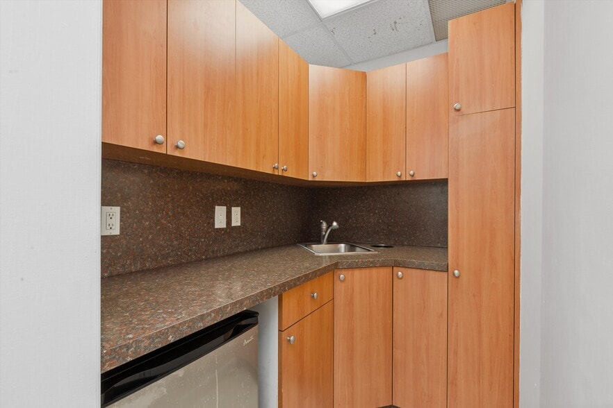 More Photos Of 340 E 72nd St, New York Apartments For Sale