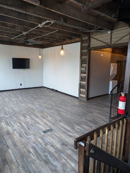 More Photos Of 204 W Main St, Belleville Office Residential For Sale