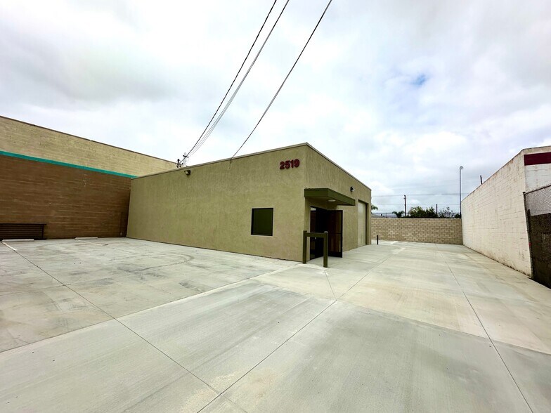 More Photos Of 2517-2519 N Lee Ave, South El Monte Warehouse For Lease