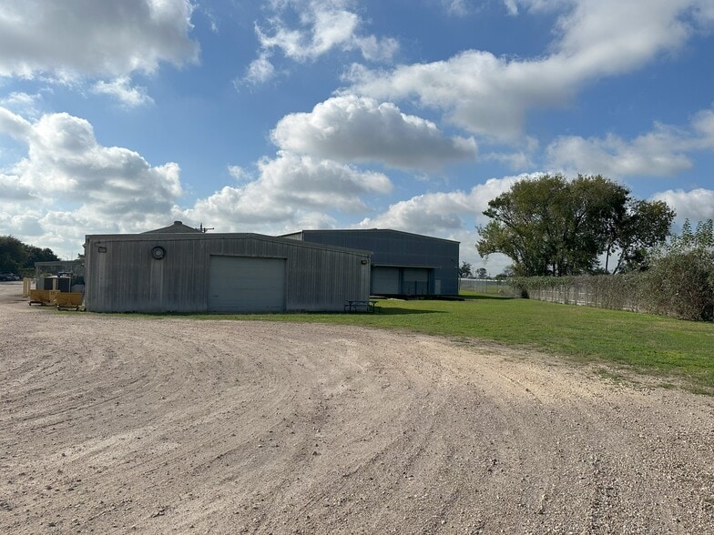More Photos Of 13026 Rosecrest Dr, Houston Warehouse For Sale