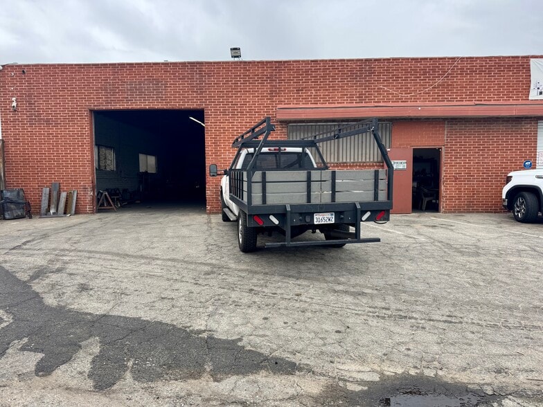 More Photos Of 7341 Atoll Ave, North Hollywood Warehouse For Lease