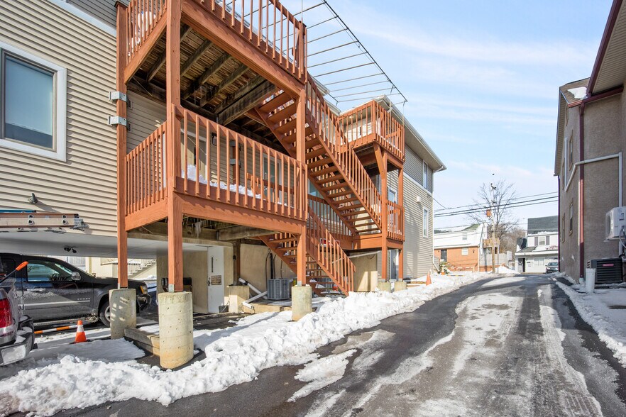 More Photos Of 538 Street Rd, Southampton Office For Lease