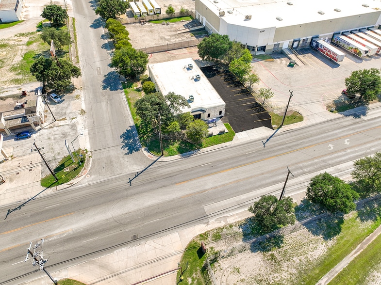 More Photos Of 5260 Rittiman Rd, San Antonio Light Distribution For Sale