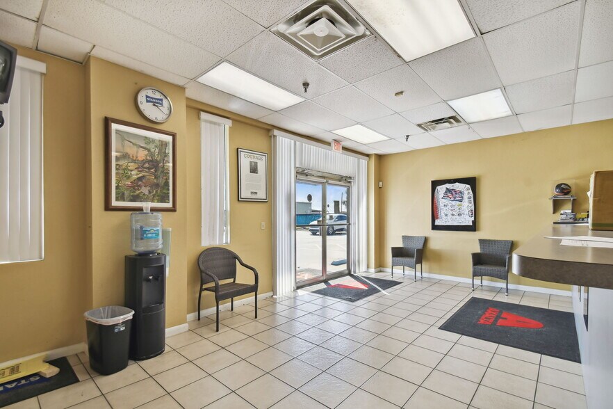More Photos Of 301 6th St SW, Winter Haven General Retail For Sale