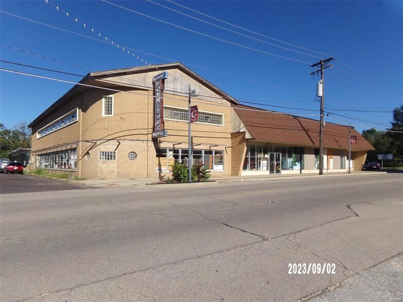 More Photos Of 155 N Main St, Saint Clair Storefront Retail Office For Sale