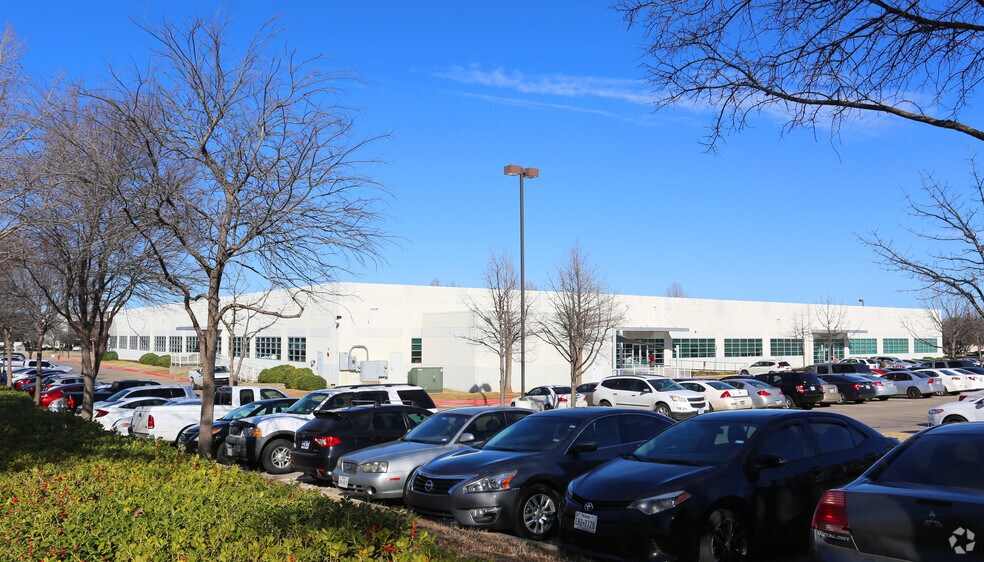 More Photos Of 631 S Royal Ln, Coppell Light Distribution For Lease