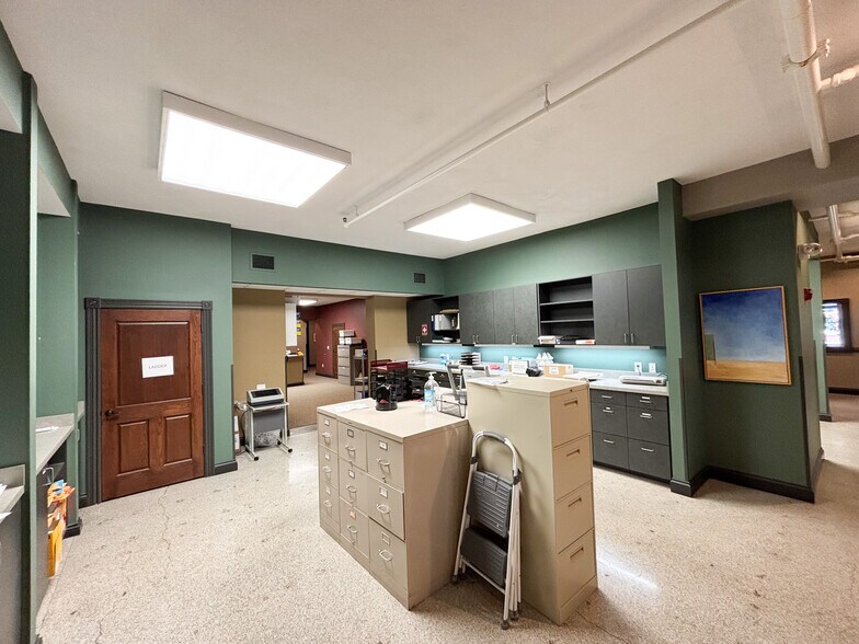 More Photos Of 431 S Jefferson Ave, Springfield Apartments For Lease