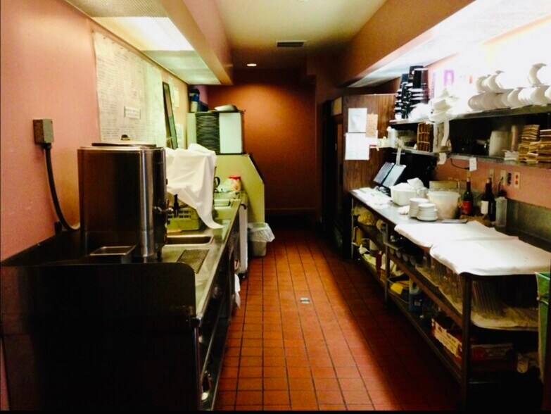 More Photos Of 494 Manor Plz, Pacifica Restaurant For Lease