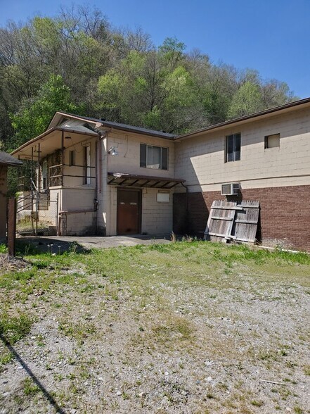 More Photos Of 8717 KY Highway 7, Viper Supermarket For Sale