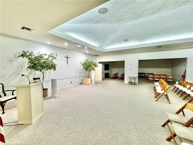 More Photos Of 2605 Bayview St, Sebring General Retail For Lease