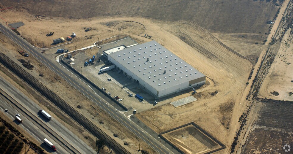More Photos Of 6850 New Kapittel Ct, Shafter Warehouse For Lease