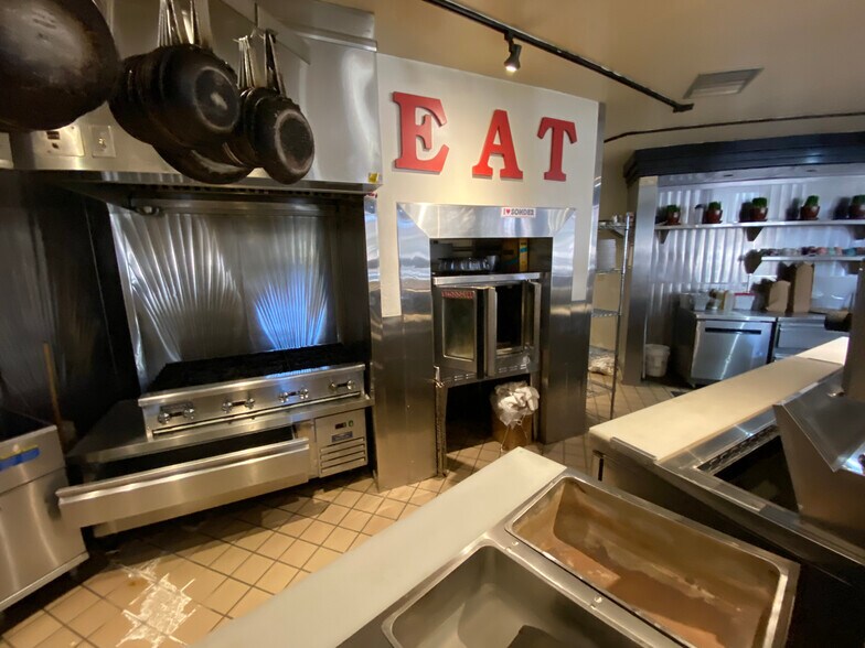 More Photos Of 326 S Guadalupe St, Santa Fe Restaurant For Lease