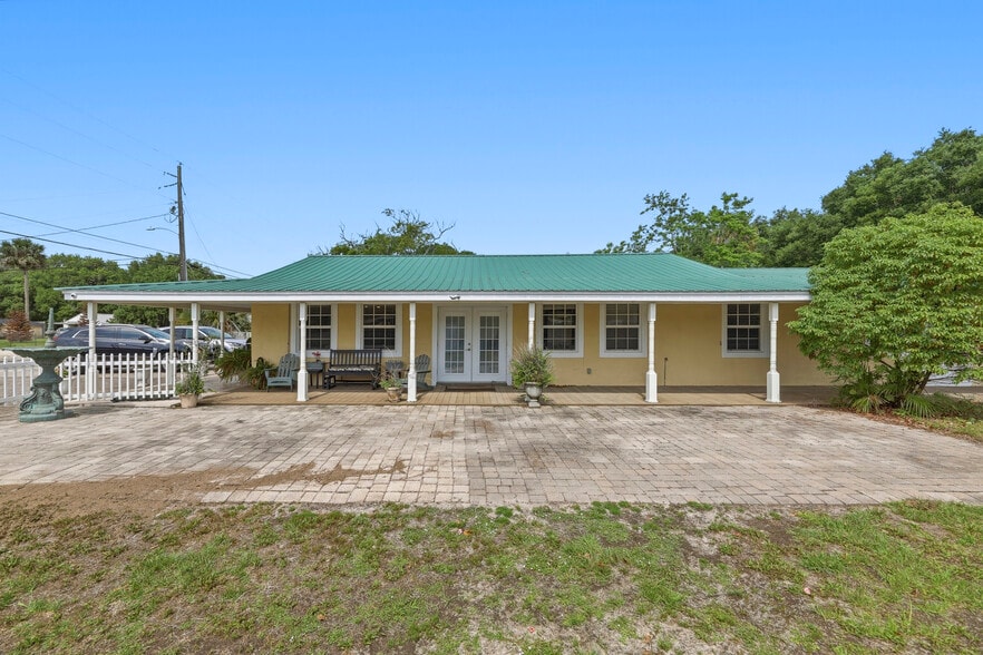 More Photos Of 3526 Ellis Ln, Mims Freestanding For Sale