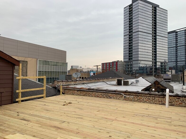 More Photos Of 1410-1440 N Kingsbury St, Chicago Manufacturing For Lease