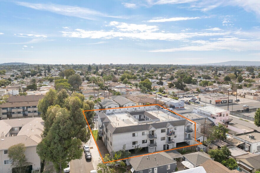 More Photos Of 1075 E South St, Long Beach Apartments For Sale