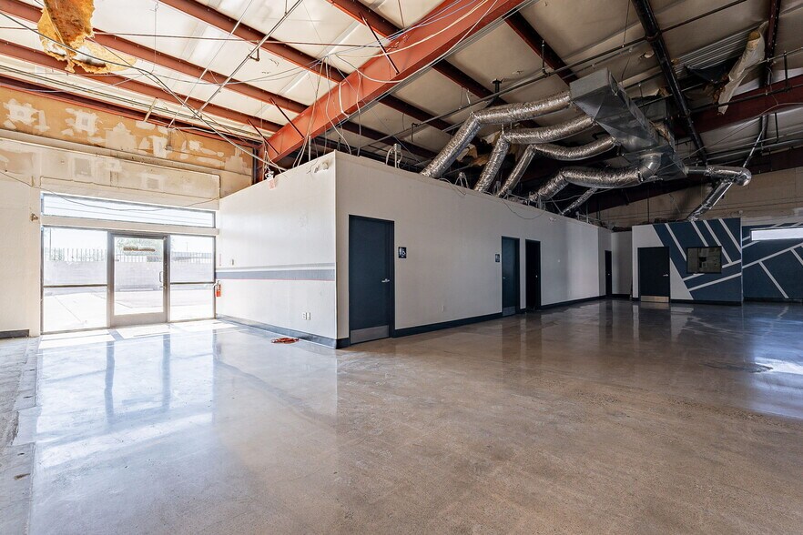 More Photos Of 4205 W Glenrosa Ave, Phoenix Warehouse For Lease