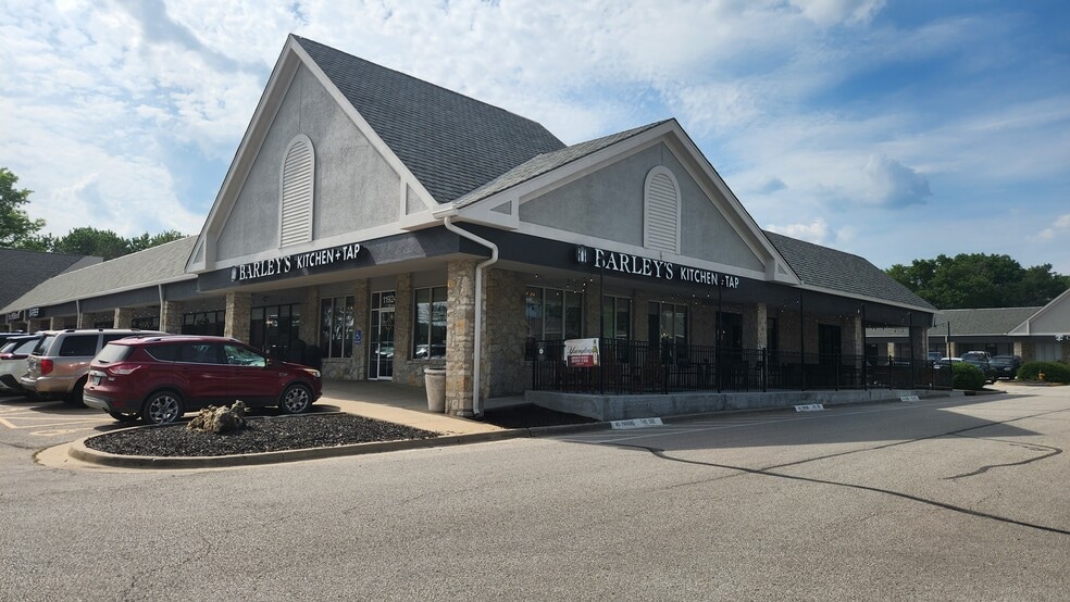 More Photos Of 11800-11922 W 119th St, Overland Park Unknown For Lease