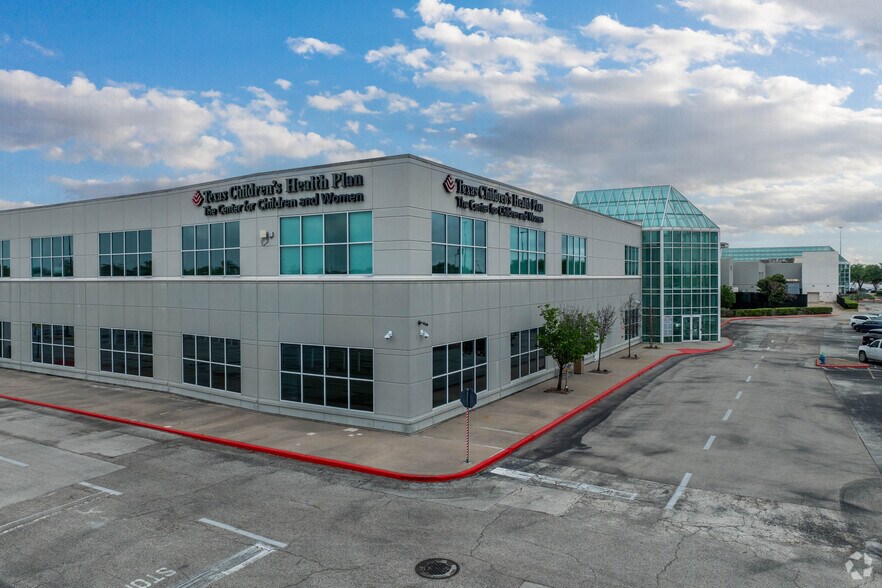 More Photos Of 9700-9702 Bissonnet St, Houston Office For Lease
