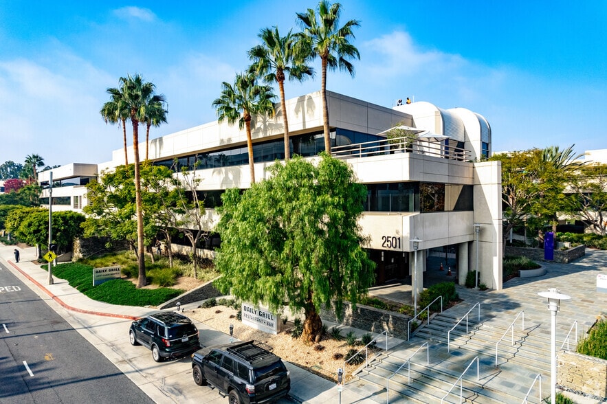 More Photos Of 2425-2501 Colorado Ave, Santa Monica Office For Lease