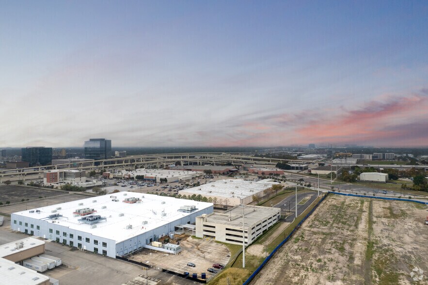 More Photos Of 10496 Katy Fwy, Houston Medical For Lease