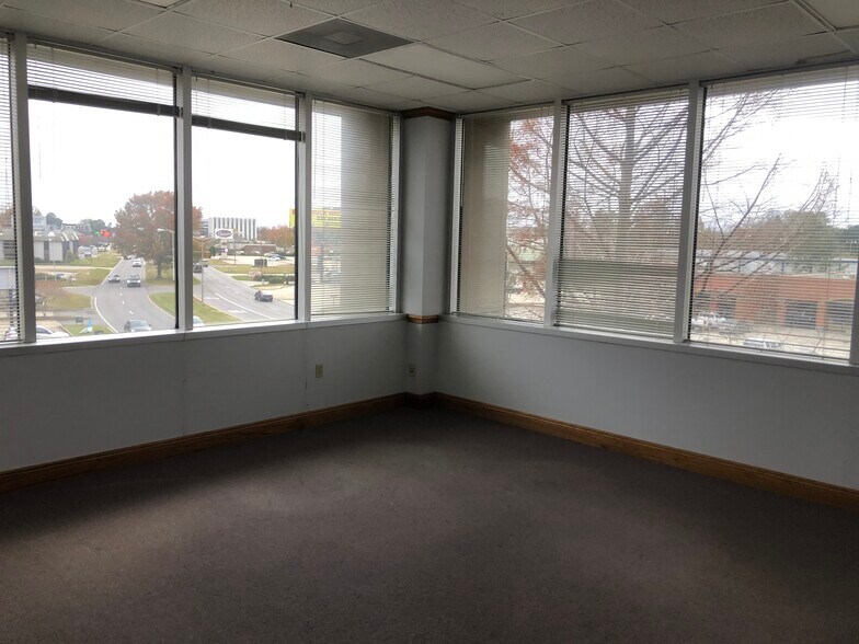 More Photos Of 3029 S Sherwood Forest Blvd, Baton Rouge Loft Creative Space For Lease