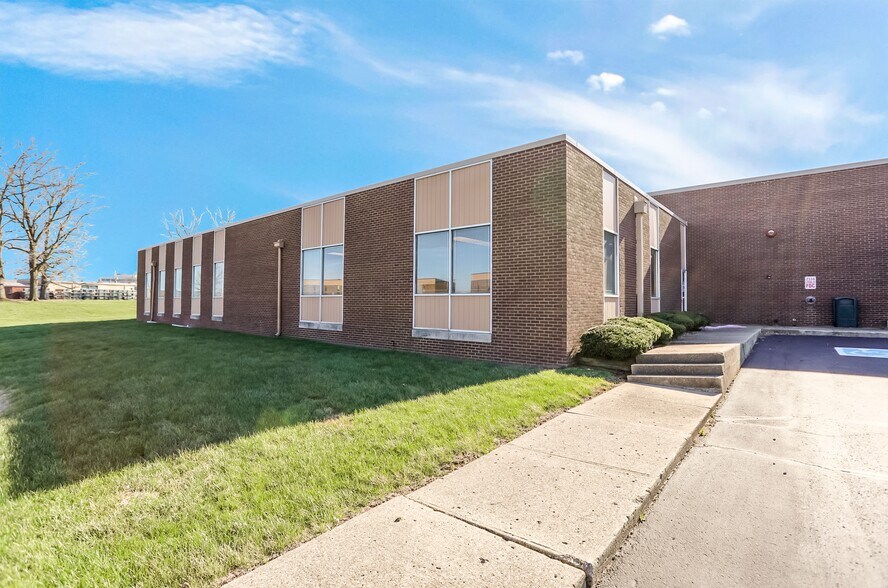 More Photos Of 2334 Production Dr, Indianapolis Warehouse For Lease