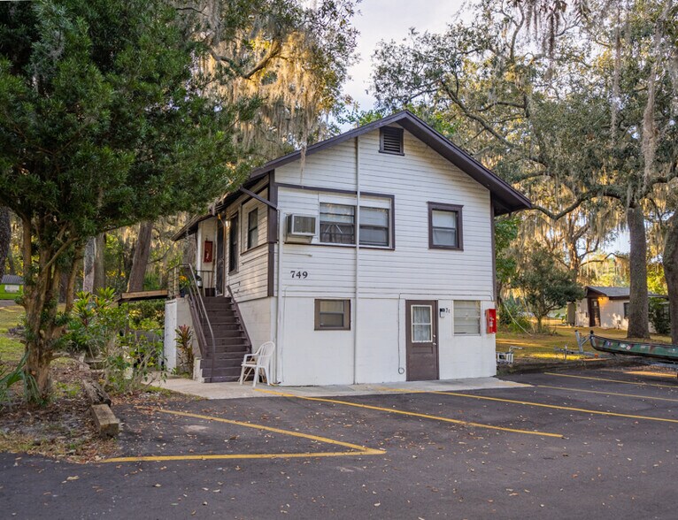 More Photos Of 8105 W Colonial Dr, Orlando Apartments For Sale