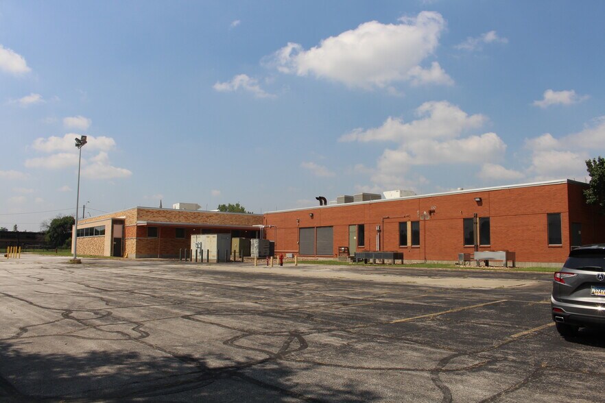 More Photos Of 8333 Hickman Mills Dr, Kansas City Warehouse For Sale