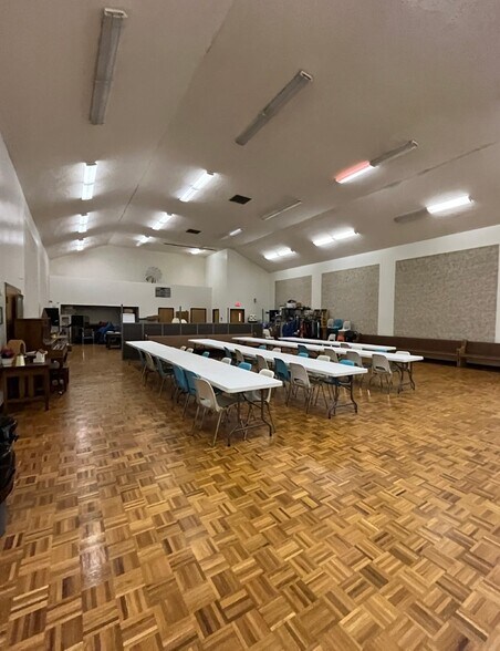 More Photos Of 101 6 St SE, Medicine Hat Religious Facility For Lease