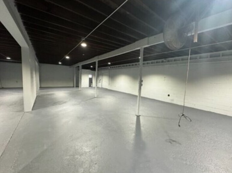 More Photos Of 7001 Weaver Rd, Houston Manufacturing For Lease