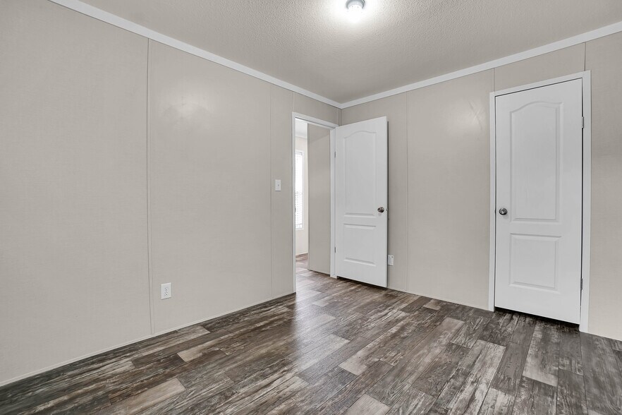 More Photos Of 42851 E County Road 1470, Lone Wolf Land For Sale