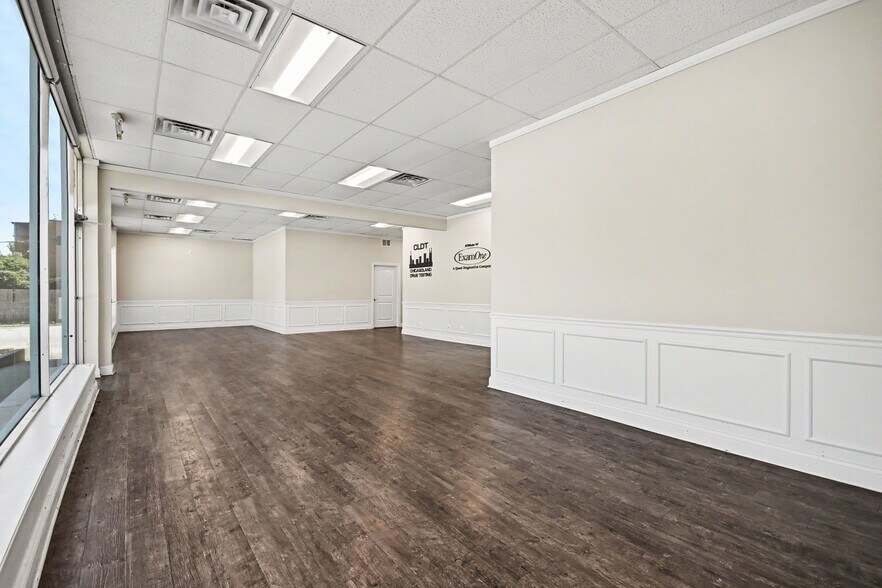 More Photos Of 93 Caterpillar Dr, Joliet Medical For Lease