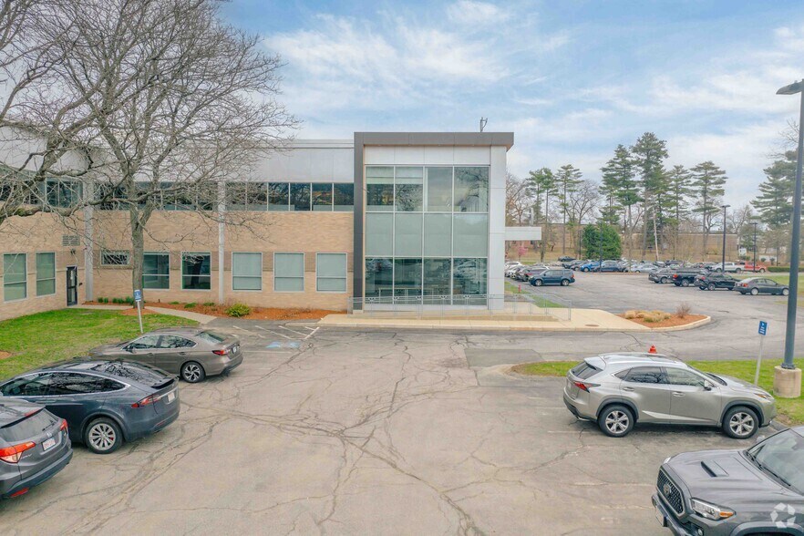 More Photos Of 4 Crosby Dr, Bedford Unknown For Lease