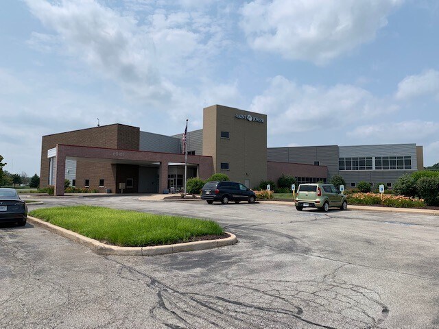 Primary Photo Of 60101 Bodnar Blvd, Mishawaka Medical For Lease