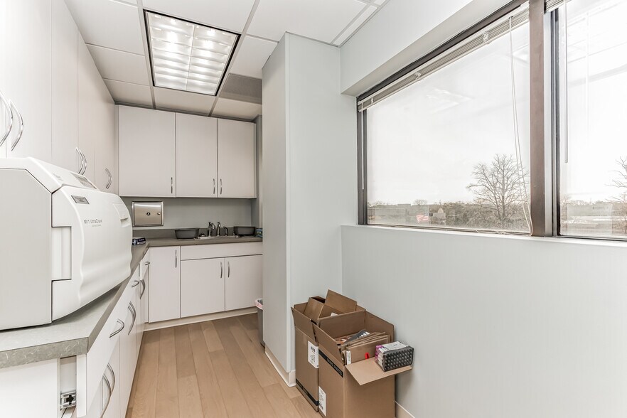 More Photos Of 131 Elden St, Herndon Medical For Sale